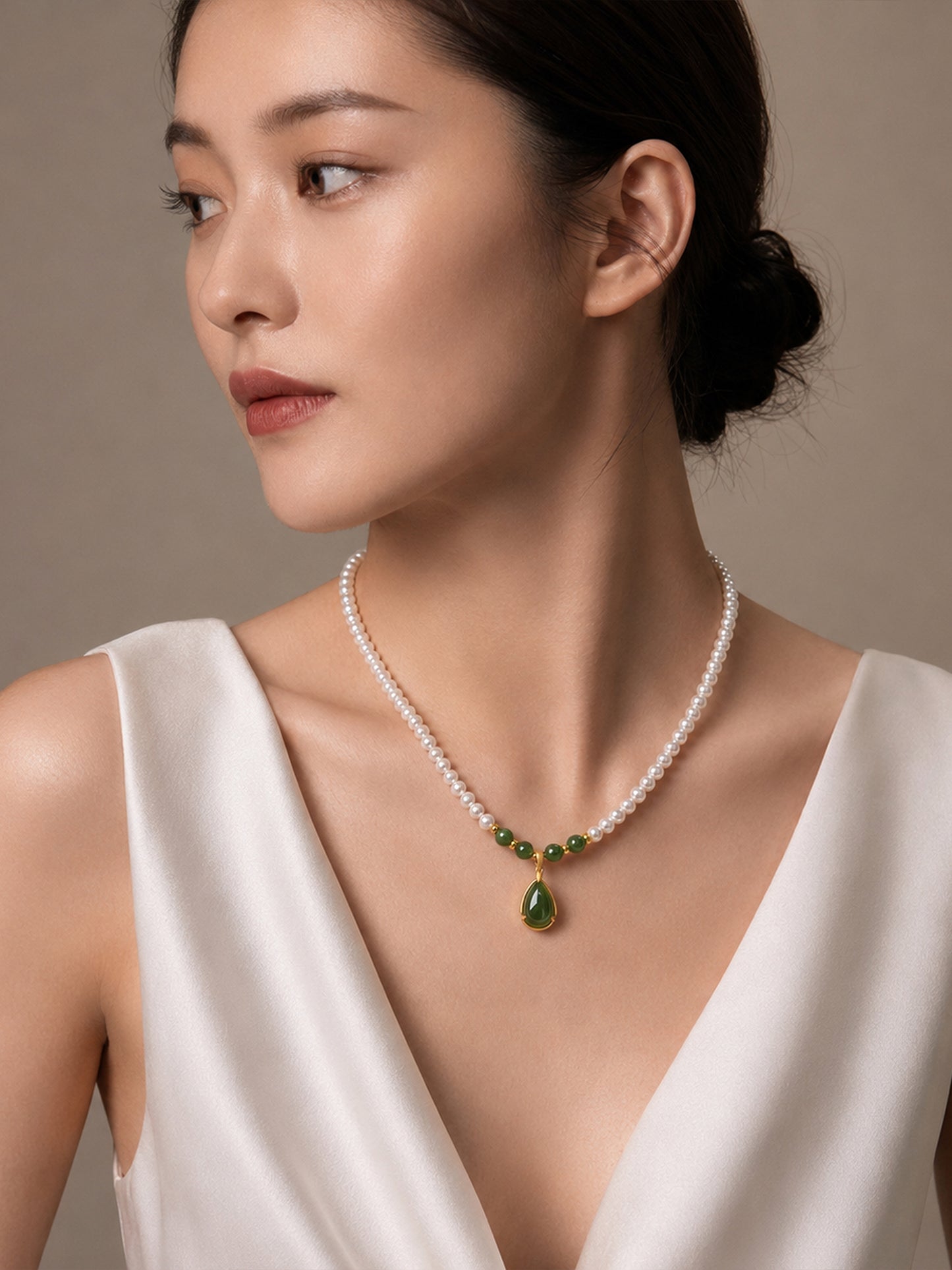 TALU / Ruoshui / Gratitude — Hetian Jade & Pearl Necklace