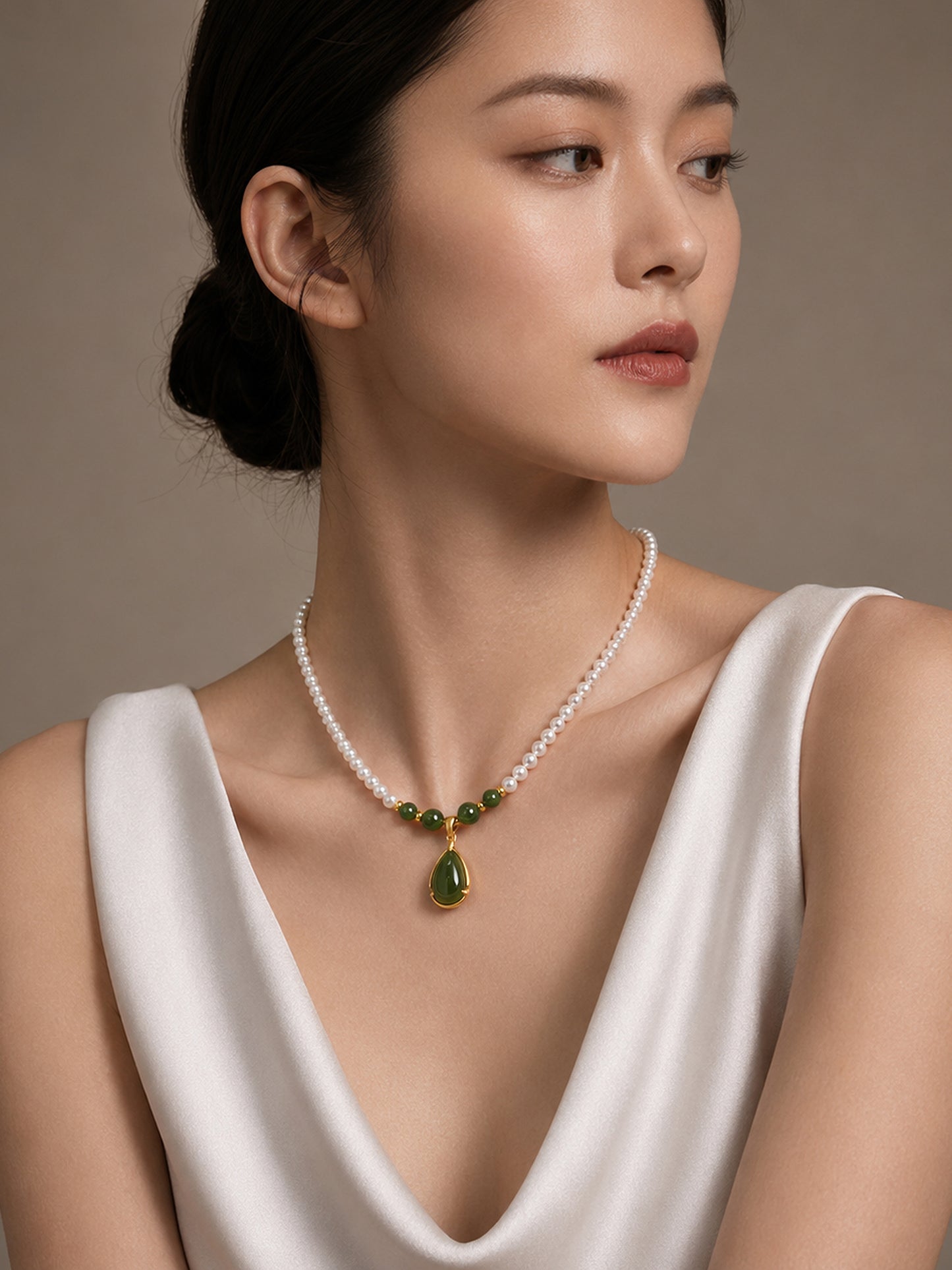 TALU / Ruoshui / Gratitude — Hetian Jade & Pearl Necklace