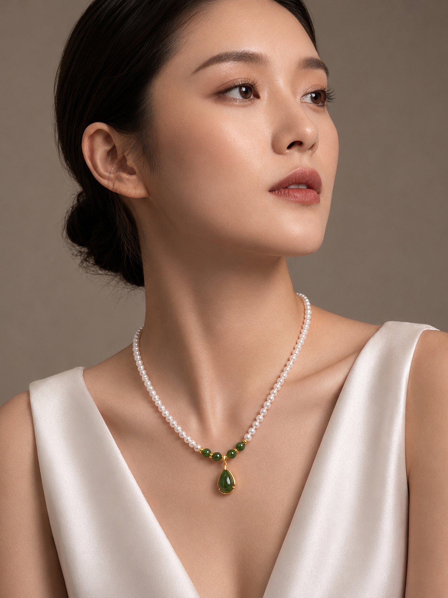 TALU / Ruoshui / Gratitude — Hetian Jade & Pearl Necklace