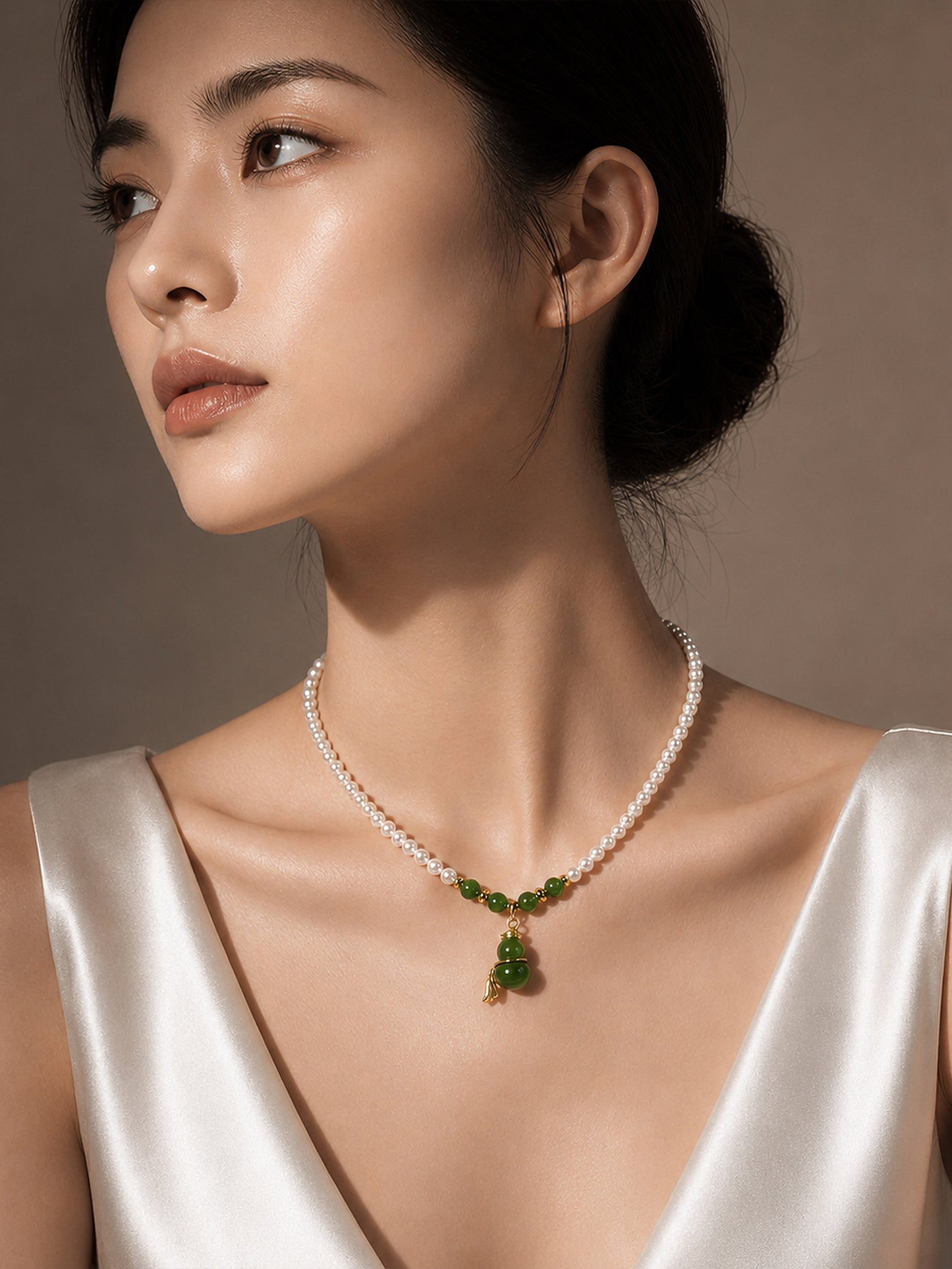 TALU / Fu Lu Ruyi / Abundance — Hetian Jade Gourd & Pearl Necklace