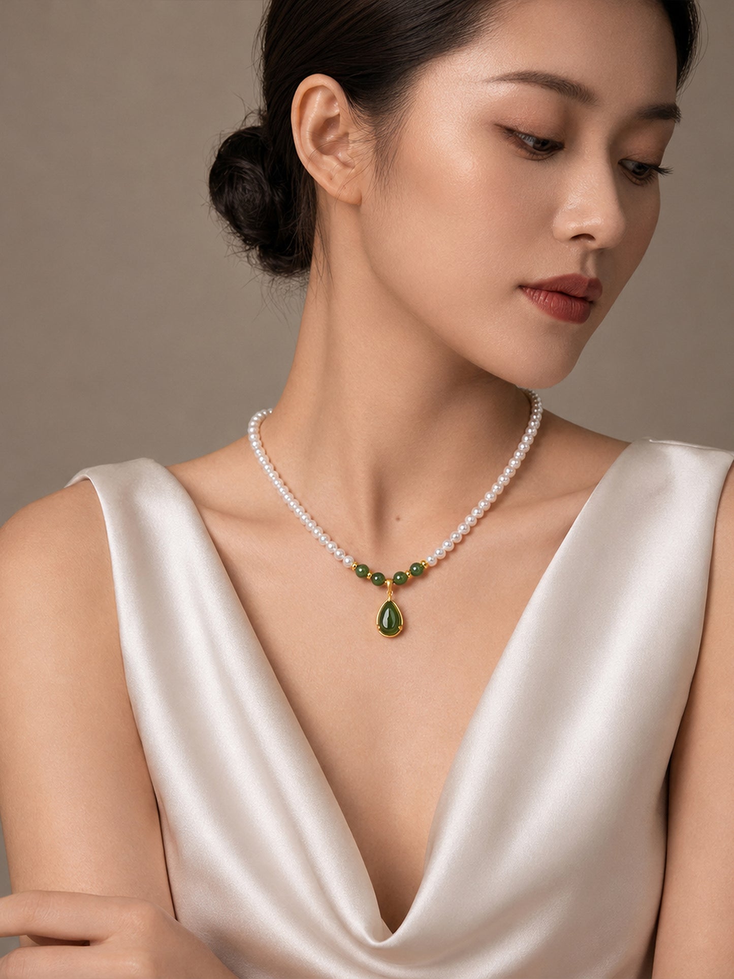 TALU / Ruoshui / Gratitude — Hetian Jade & Pearl Necklace